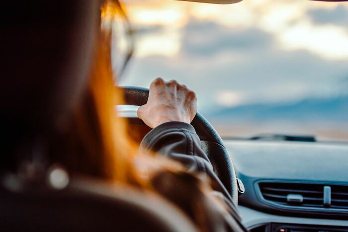59 Chilling Stories Of People Who Got A Sudden Bad Feeling And Left Just Before Things Went Wrong