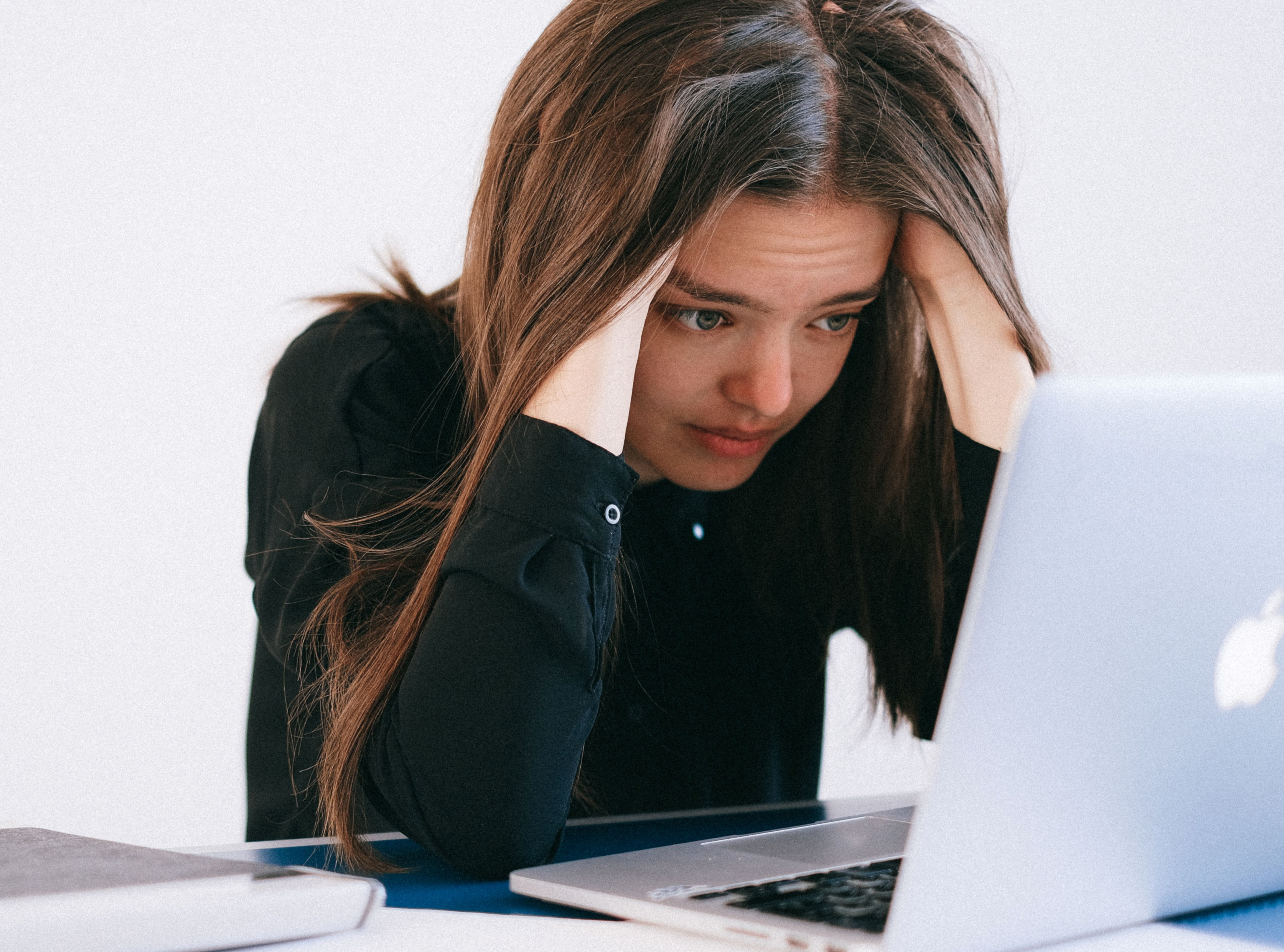 Guy Acts Like It's GF's Fault Her Male Coworker Is Obsessed With Her, She Doesn't See The Red Flags Guy Acts Like It's GF's Fault Her Male Coworker Is Obsessed With Her, She Doesn't See The Red Flags