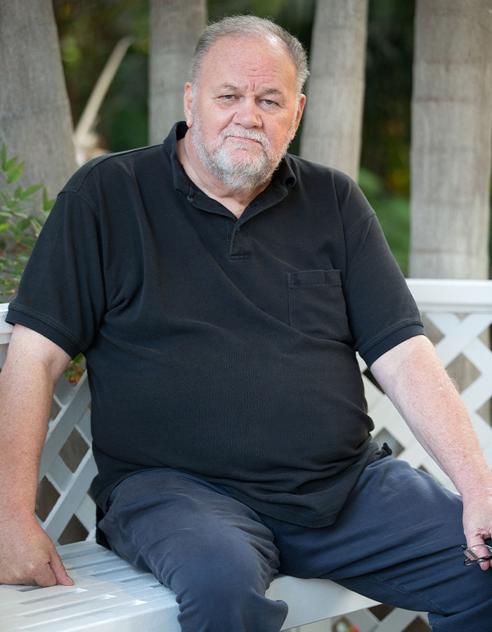 Thomas Markle sitting outdoors on a bench, highlighting police confirm meghan markle bombshell letter about dad. Thomas Markle sitting outdoors on a bench, highlighting police confirm meghan markle bombshell letter about dad.