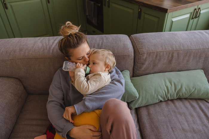 Sis Comes To Aid Postpartum Mom With Household Chores, BIL Says Wife Should Handle It Herself
