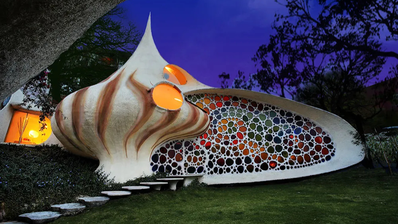 “Looks Almost Alive”: 72 Strange Buildings That Prove Architects Don’t Always Play By The Rules