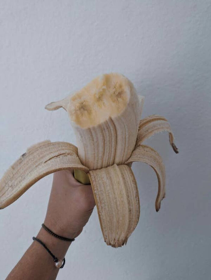 Peeled banana with four ends glitch