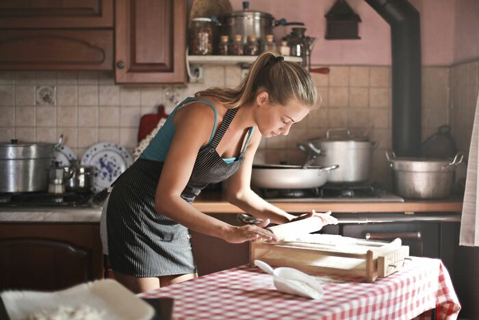 Women Who Never Lived With A Guy Share 50 Things That Surprised Them When They Moved In With One
