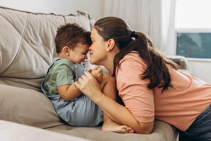 Women Who Never Lived With A Guy Share 50 Things That Surprised Them When They Moved In With One
