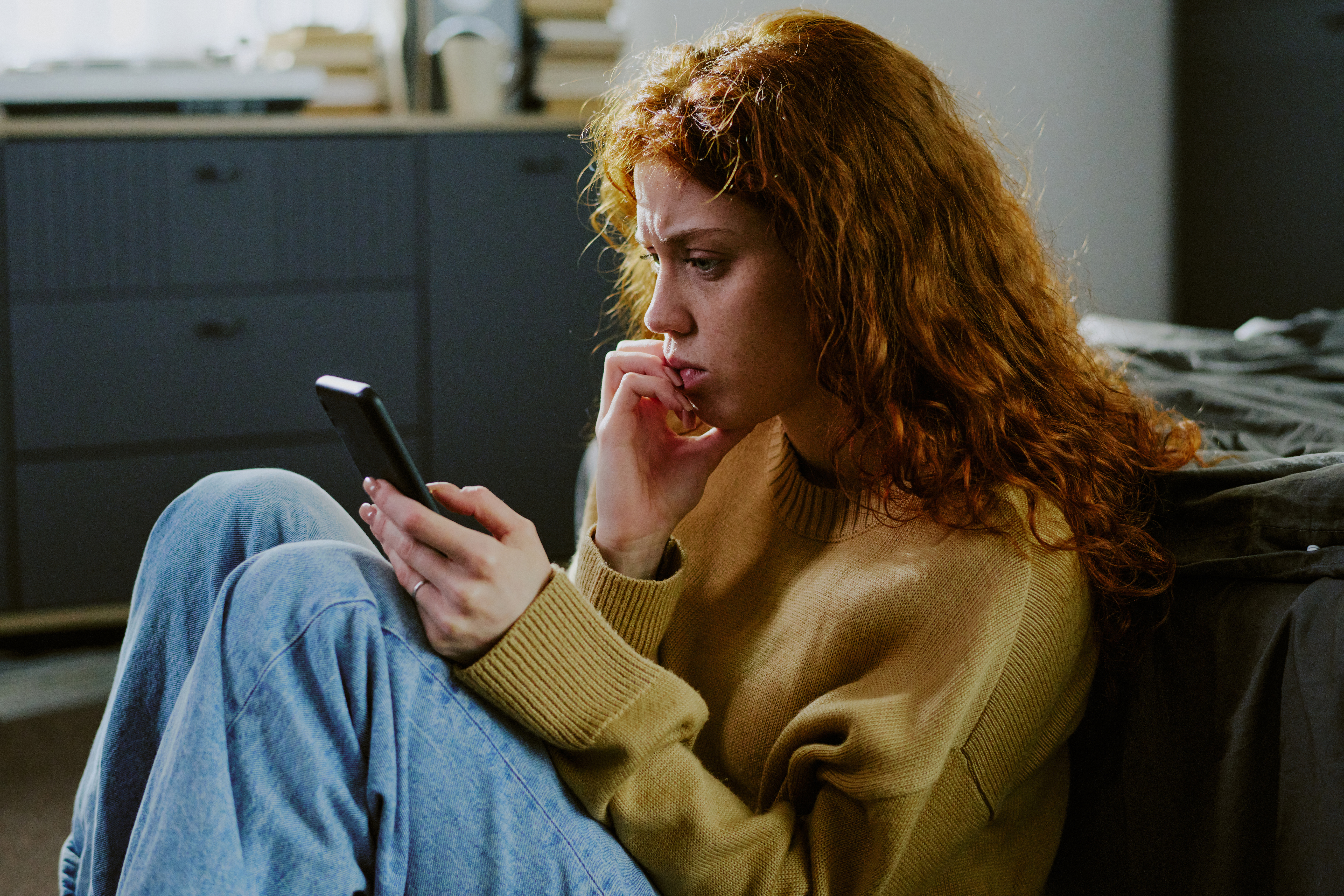 Twin Sister Goes Out Of Her Way To Seduce Every Single Boyfriend Woman Has Twin Sister Goes Out Of Her Way To Seduce Every Single Boyfriend Woman Has