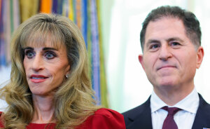 El multimillonario Michael Dell no se calla sobre las burlas hacia su esposa Susan