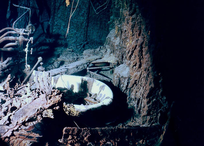 Underwater view of Captain Smith bathtub at the underwater wreck where the Titanic sank. Underwater view of Captain Smith bathtub at the underwater wreck where the Titanic sank.