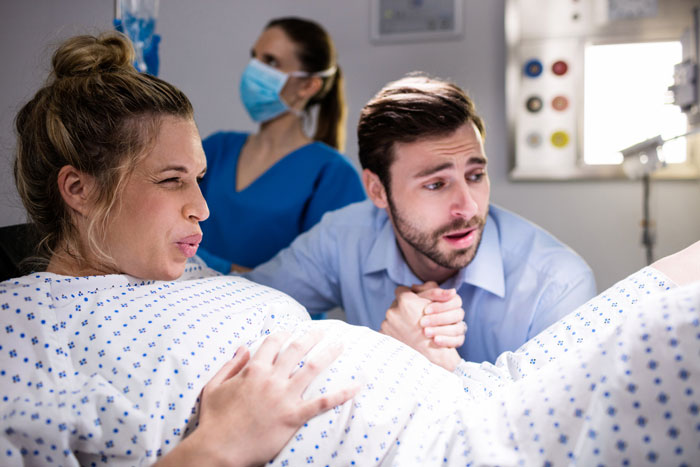 “Where Can I Plug My Xbox?”: Delivery Nurse Shares 5 Things Dads Do That Infuriate Her “Where Can I Plug My Xbox?”: Delivery Nurse Shares 5 Things Dads Do That Infuriate Her