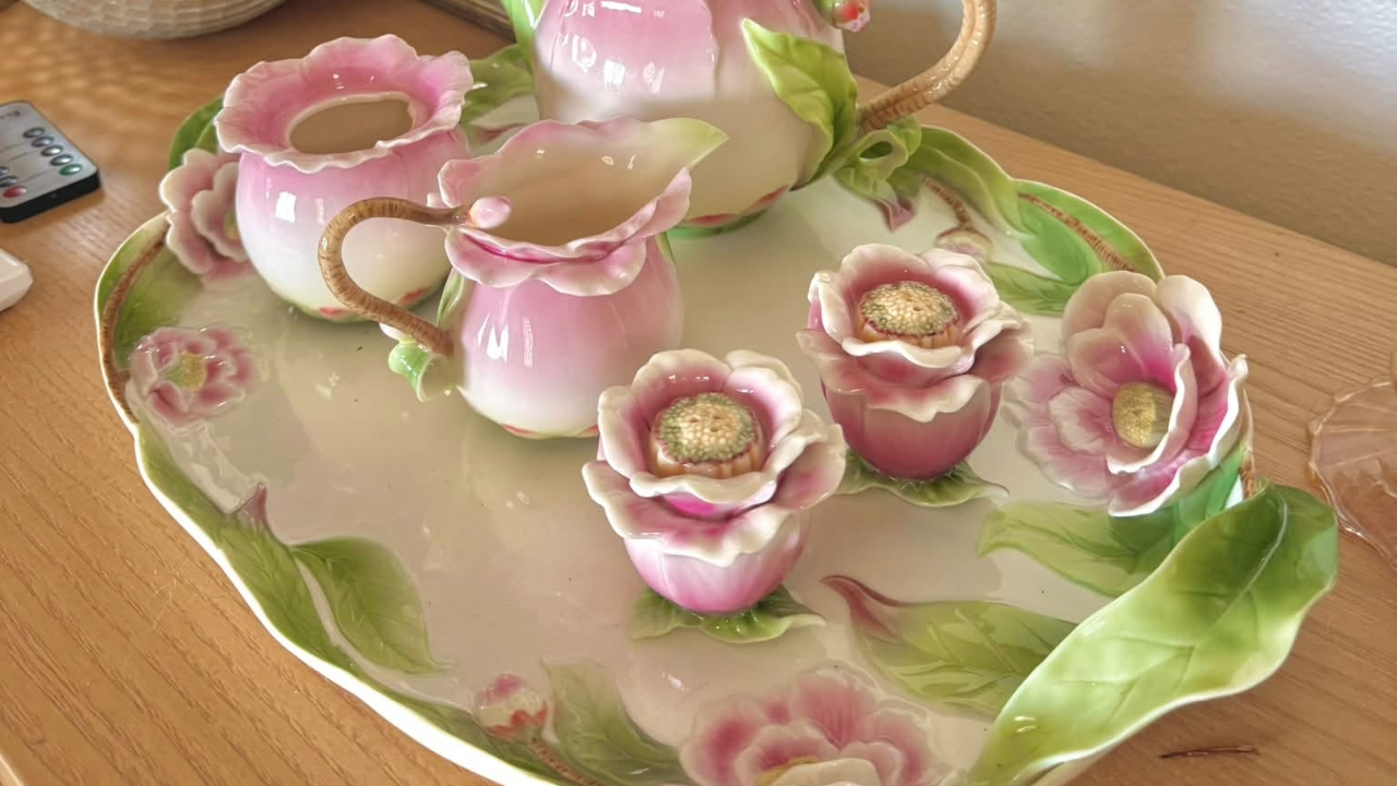 83 Weird And Wonderful Thrift Finds That Prove You Never Know What Might Be Waiting On The Next Shelf