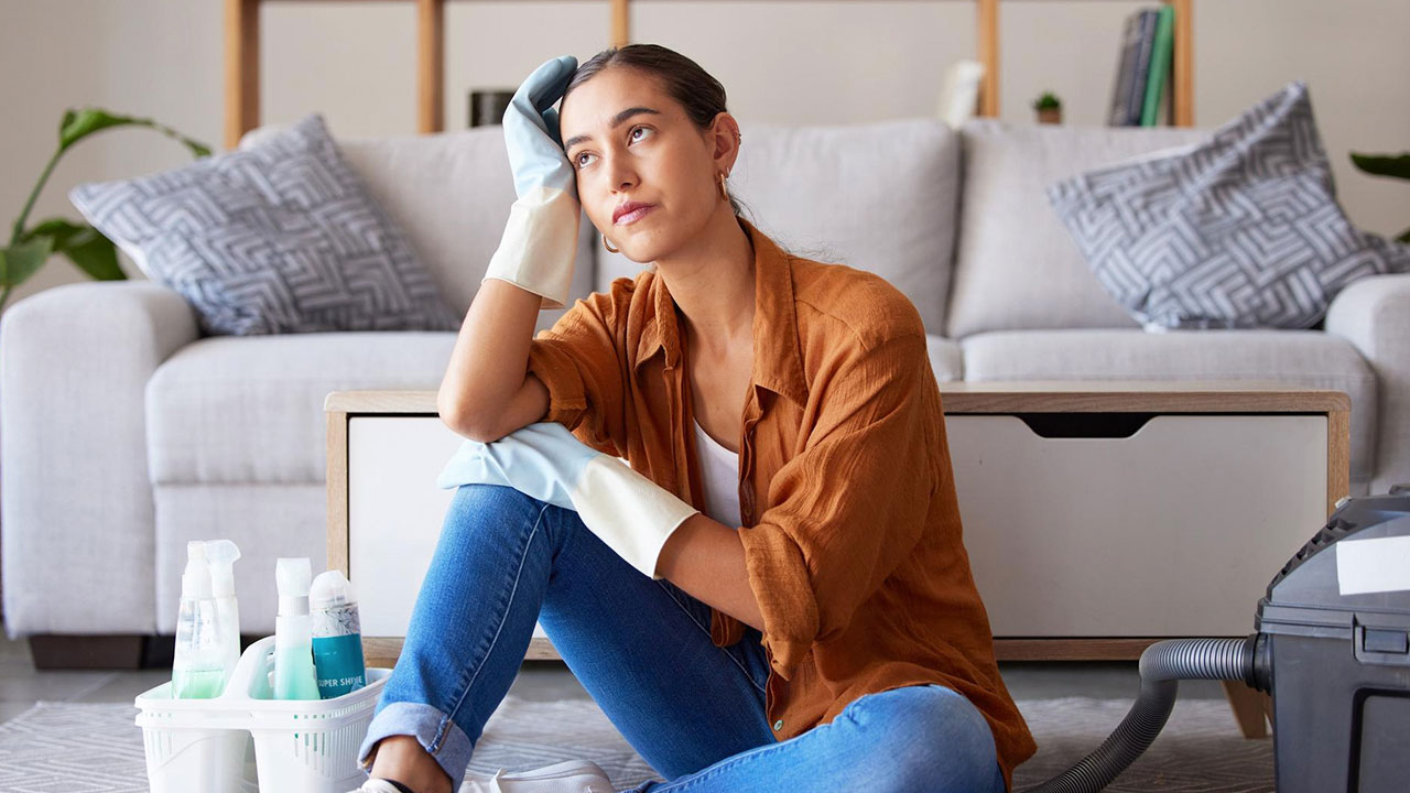Husband Says Cleaning For Guests Is Pointless Until The Guests Are His