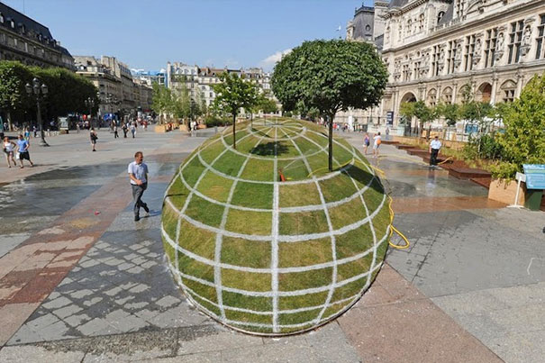 3D Grass Globe Illusion at Paris City Hall