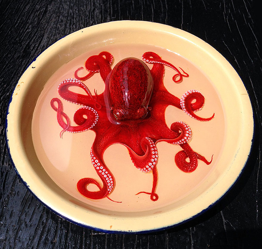 Incredible Life-Like Octopus Painted in Layers of Resin by Keng Lye