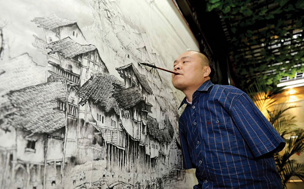 Armless Painter Paints With His Mouth & Feet