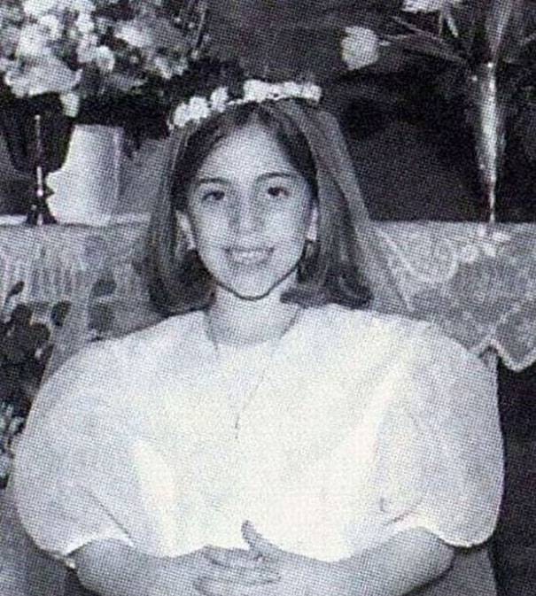 Celebrities When They Were Young (22 pics)