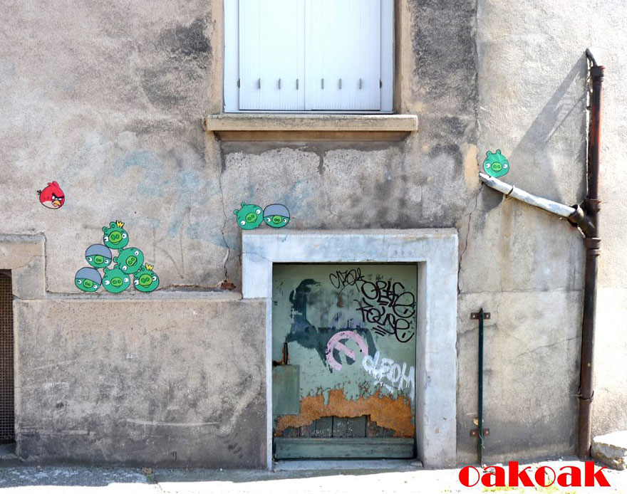 30 More Creative Street Art Works by OakoAk