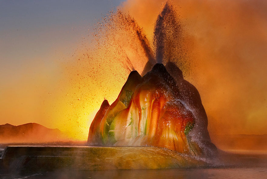 Incredible Fly Geyser in Nevada Created Purely by Accident