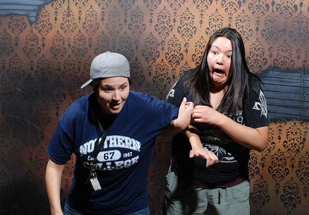 Hilariously Terrified People from a Haunted House 