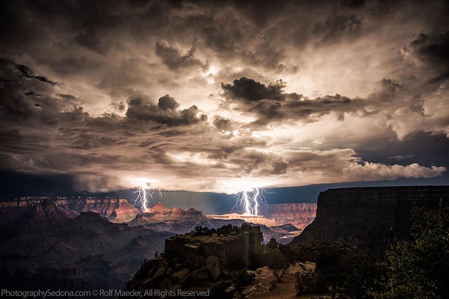 Photographer Captures Powerful Lightning Storms Over Grand Canyon