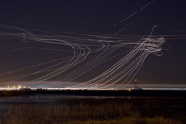 Amazing Long Exposure Photos of Air Traffic