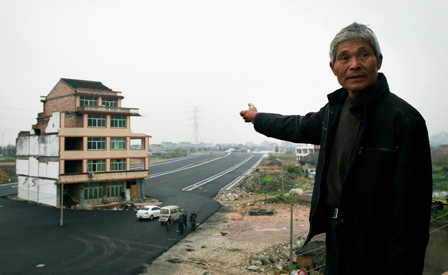 China's Government Paves a Highway Around Stubborn Homeowners