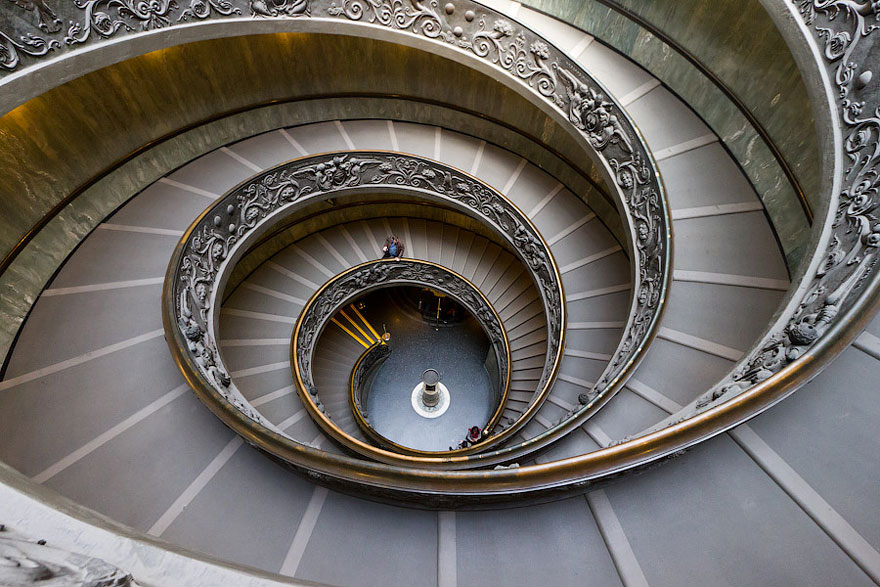 20 Mesmerizing Examples of Spiral Staircase Photography
