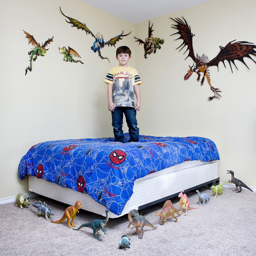 Children From Around The World Photographed with Their Toys