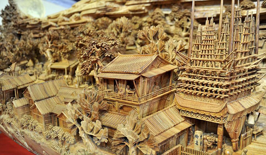 Chinese Sculptor Spends 4 Years Sculpting World's Longest Wooden Masterpiece