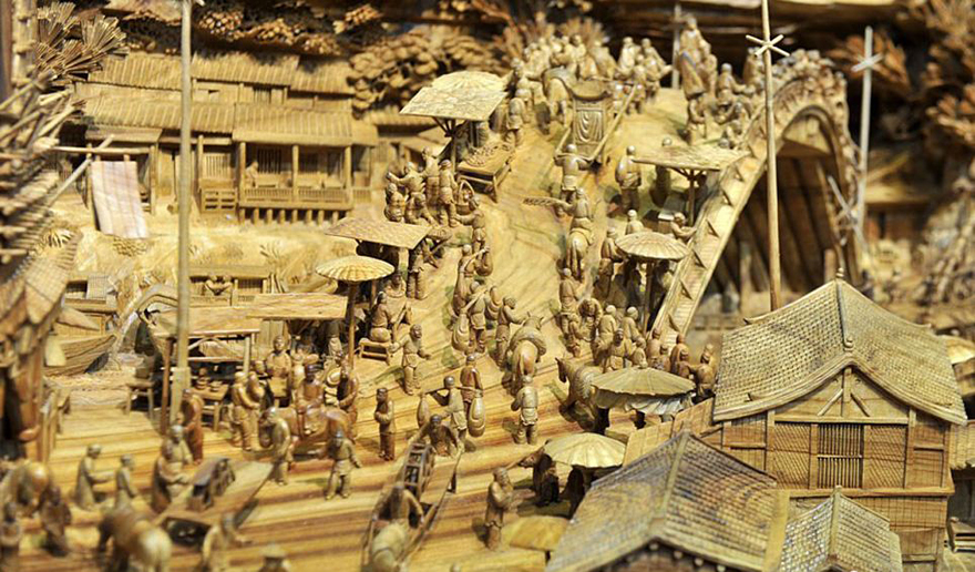 Chinese Sculptor Spends 4 Years Sculpting World's Longest Wooden Masterpiece