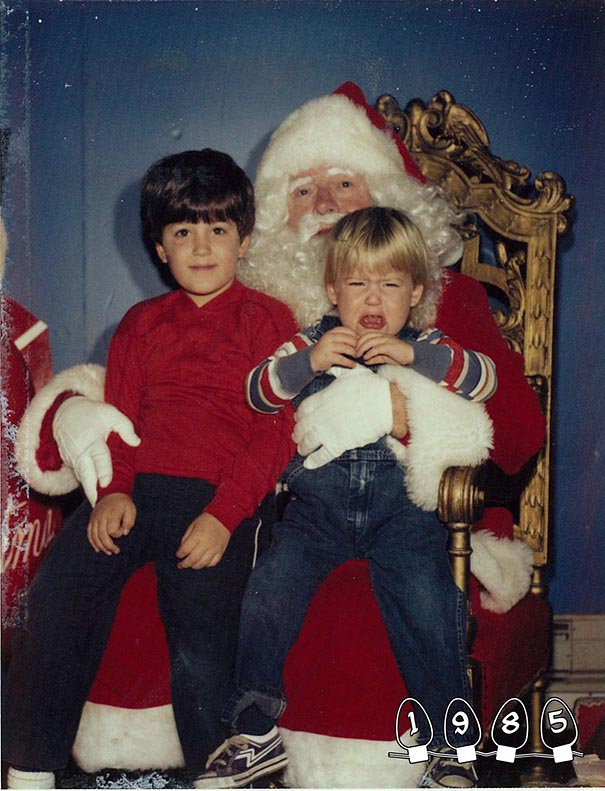 Two Brothers Have Been Taking Pictures With Santa For The Last 34 Years