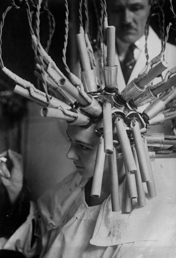 How Beauty Procedures Looked In The 1930s-40s