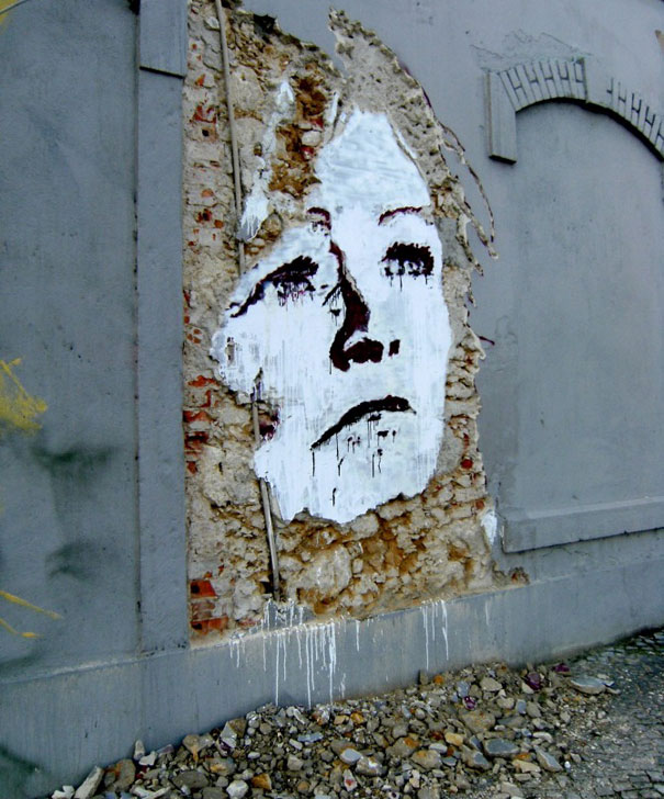 Portraits Carved in Walls by Alexandre Farto