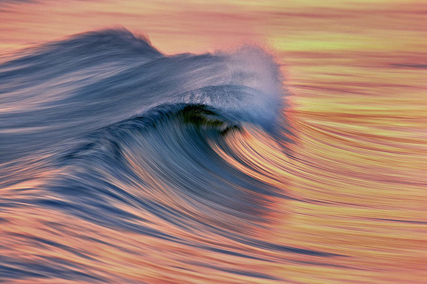 Long Exposure Photographs of Waves by David Orias