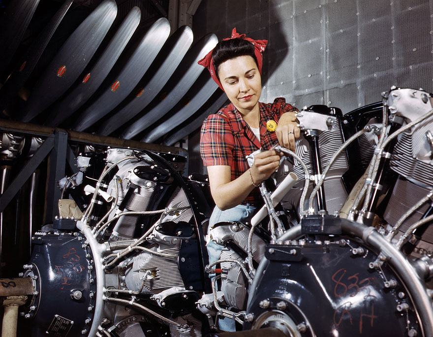 Rare Color Photographs of Women at Work During WW2
